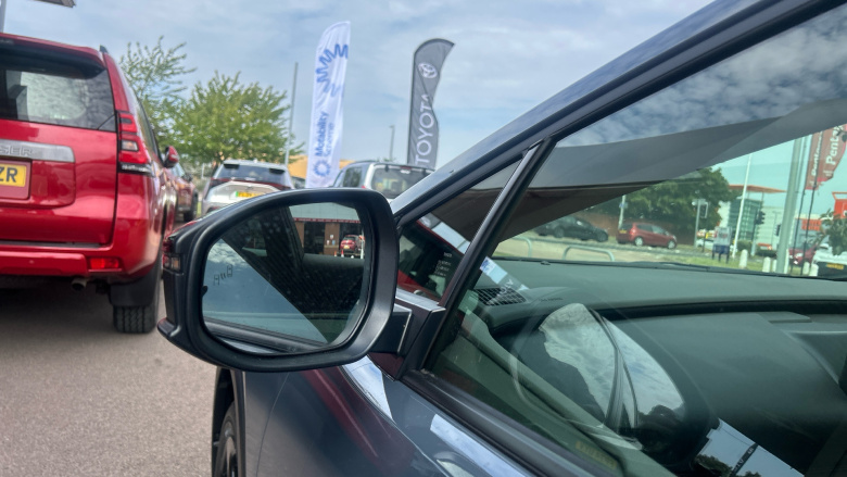 Toyota Prius 2.0 PHEV Design 5dr CVT Hatchback